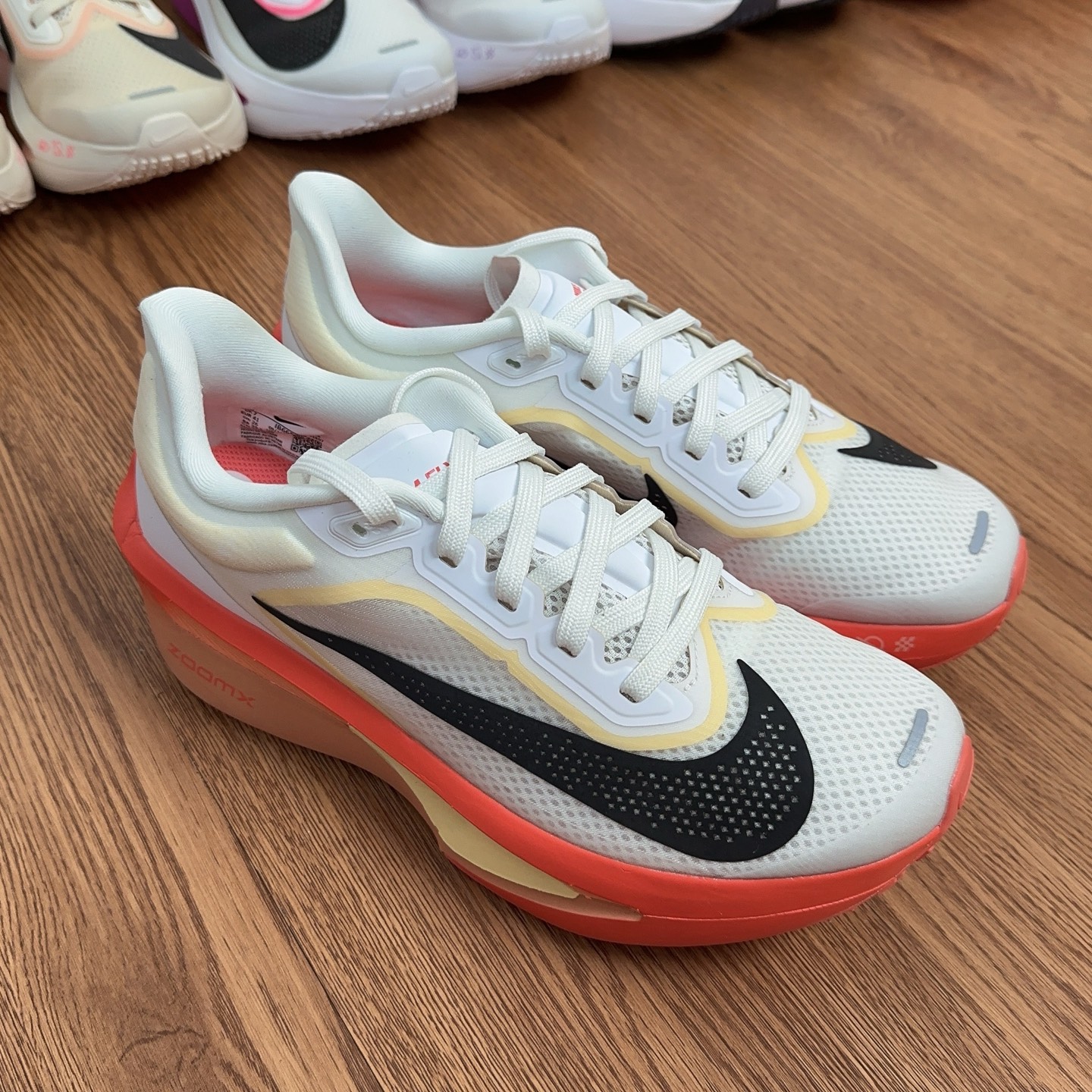 NIKE runner 87